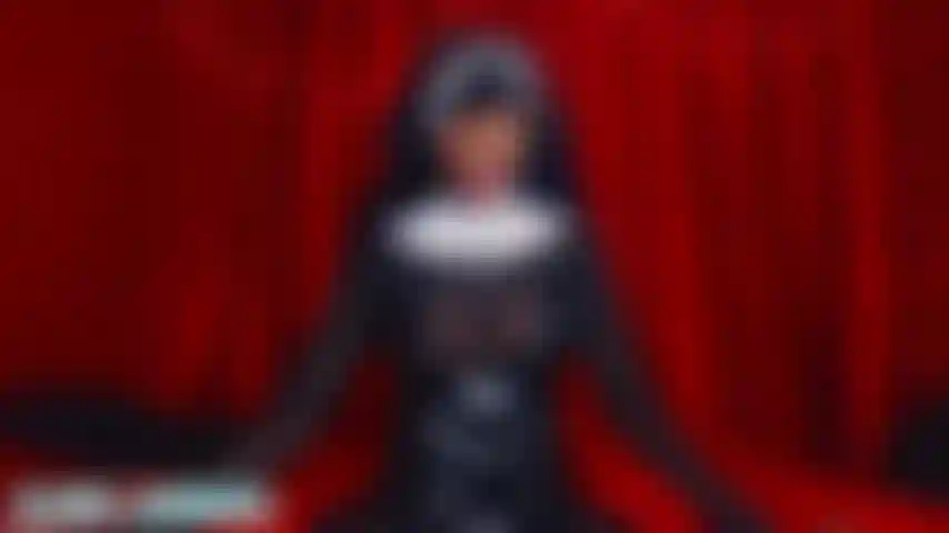 Vocês, meninos católicos, são tão devotos e pervertidos. Sua figura mais sagrada é uma puta traidora e no fundo você quer jesus dentro de você de mais maneiras do que uma. Pegue seu rosário e maria por isso!