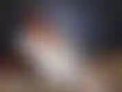 Vestindo branco da cabeça aos pés, eu sou seu anjo de ébano. Exibindo minhas pernas longas em meia-calça branca brilhante, eu quero gozar, você quer gozar comigo? Vou contar nós duas.