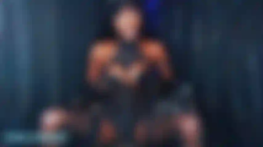 Pegar seu dinheiro deixa minha buceta tão molhada! Fazer você ficar pobre me faz querer gozar. Me ver brincar com minha bucetinha assim tem aquela carga pronta para explodir, não é? Ainda não! Mais um dia...