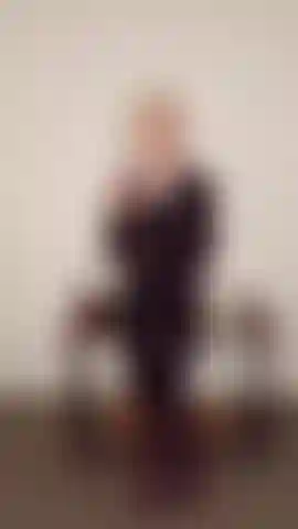 Secretária seduz o chefe.