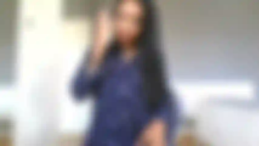 Secretária safada que goza no cu.