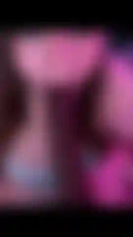 Chupando um grande 10,5. Polegada bbc (vibrador).