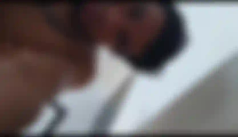 Levanta, me faz um boquete.