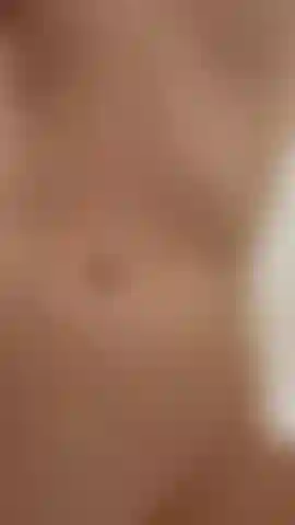 Jato esguicha no banheiro)minha bucetinha esguicha, molha o banheiro todo).