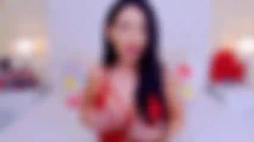 Morena de peitos grandes brincando e brincando.