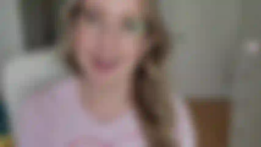 Com um boquete babando.