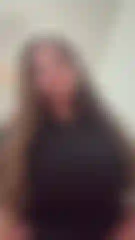 Pov: cavalgando no seu pau grande e falando putaria com meus peitos enormes na sua cara.