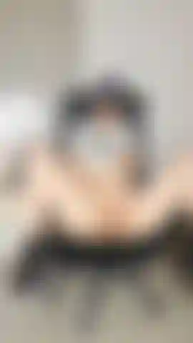 💦 O toque de uma milf é inesquecível.