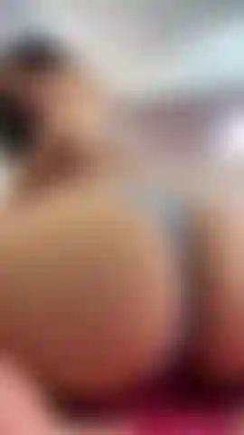 Minha bunda na sua cara.