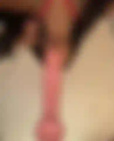 Minha garganta está sedenta pelo seu pau.