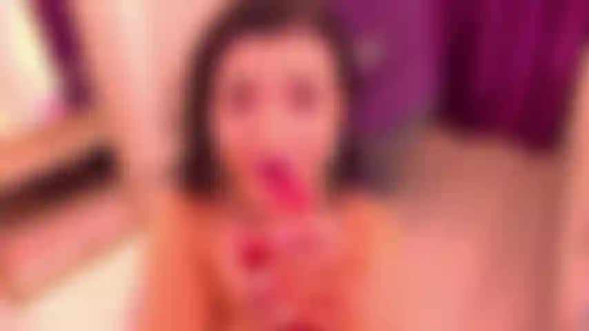 O melhor boquete que você pode curtir com a estudante safada bella.