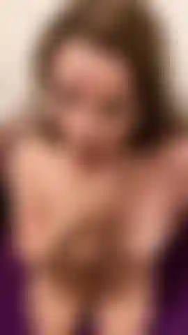 Nua, chupando o dedo, sons desleixados, boca aberta ajudando você a gozar enquanto você acaricia para mim - Tinkabellaxx.