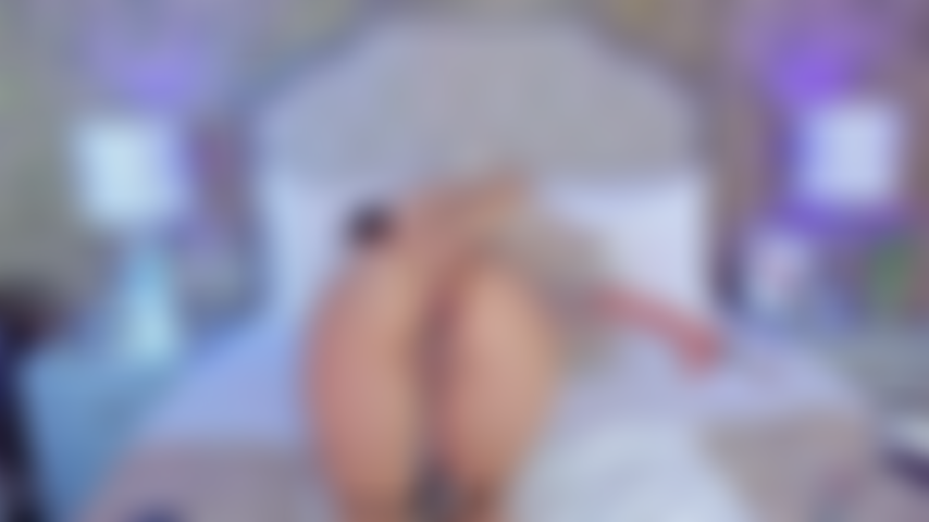 Minha bunda está tão molhada e aberta em posição de cachorrinho esperando você enchê-la profundamente com seu pau duro até ela tremer.