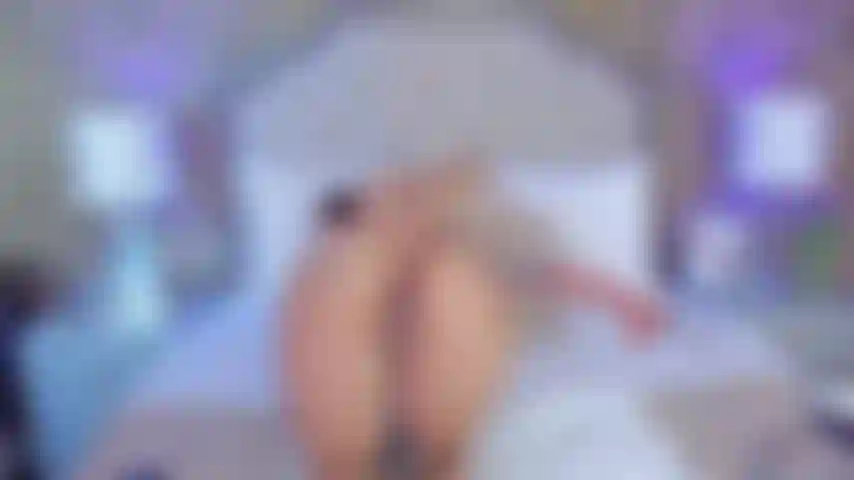 Minha bunda está tão molhada e aberta em posição de cachorrinho esperando você enchê-la profundamente com seu pau duro até ela tremer.