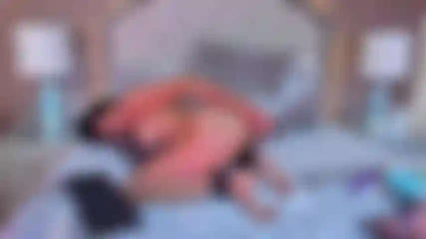 Pronta para me ver gozar ao máximo? Minha bunda é bem apertada e aguenta cada centímetro... Sentindo cada estocada profunda.