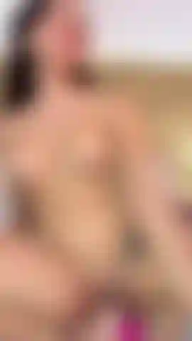 Olhe para mim e deixe o desejo te consumir enquanto eu te mostro o que posso fazer.