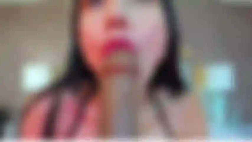 Chupando um grande pau negro.