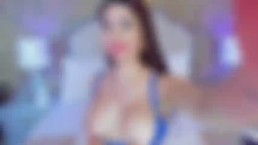 Meus peitos grandes em seu rosto, macios e quentes, fazendo sua pele arrepiar, meus gemidos enquanto você os chupa me deixam muito molhada e eu sei que seu pau ficará muito duro.