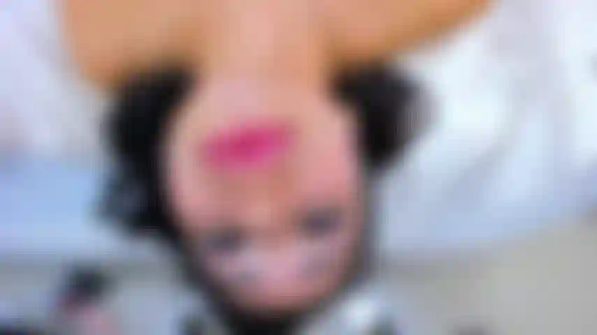 Garganta funda desleixada, muita baba.