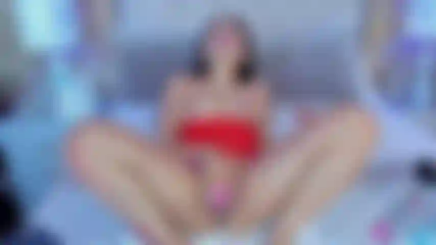 Tenho meu brinquedo ao máximo, que deixa minha boceta molhada, aberta e pronta para seu pau foder sem limites e até o fundo.