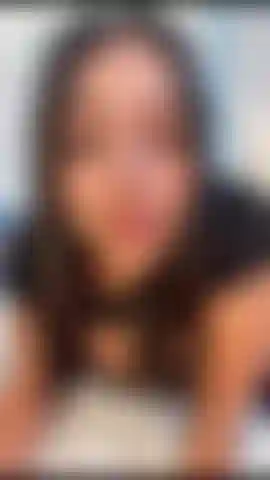 Vou chupar seu pau delicioso.