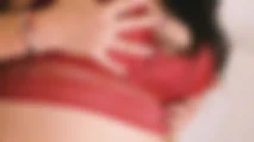 Molhe-me, despe-me com o seu olhar e leve-me ao clímax.