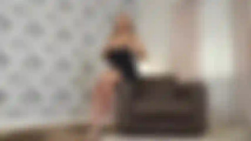 Vestido preto tira joi buceta brinca.