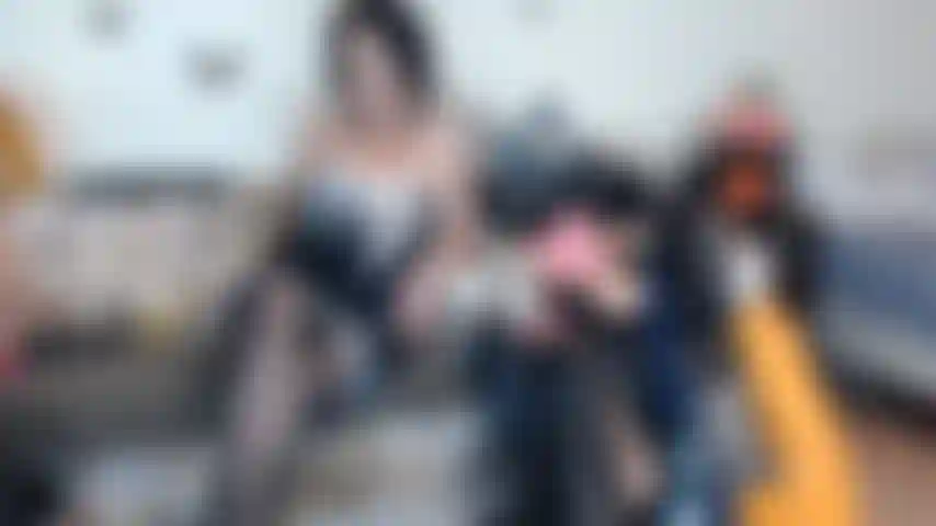 Abro e bebo todo pervertido cruel!