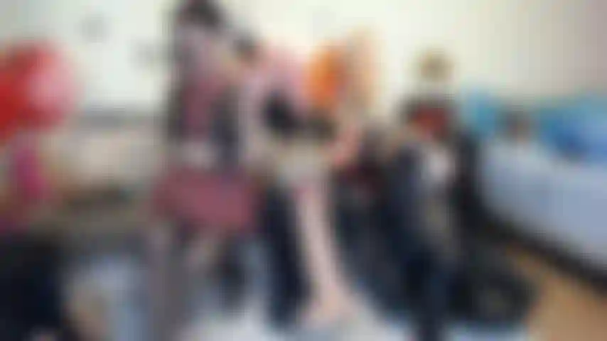 Roupa nova para garota má.