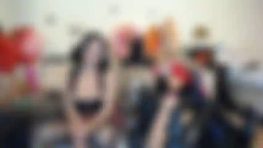 Safada e com tesão.