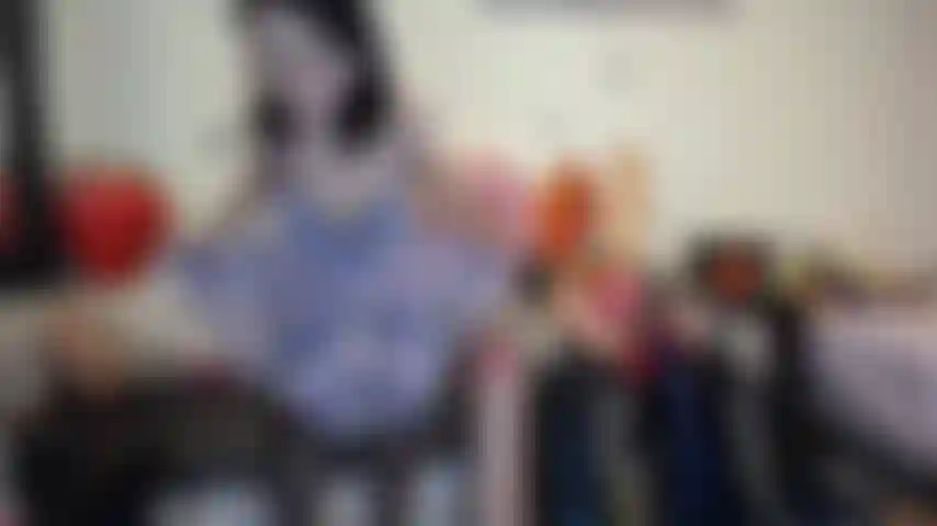 Mente pervertida em vestido sexy.