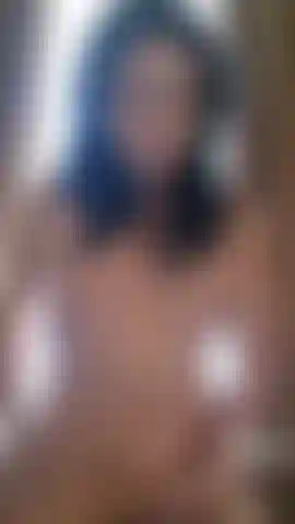 Nua e safada em um hotel.