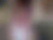 As vezes só gosto do simples. Adoro gozar forte dedilhando minha bucetinha!