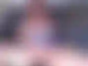 Vamos jogar um joguinho divertido! Você acaricia seu pau quando eu digo "luz verde!" Você para quando eu digo "luz vermelha!".