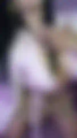 Adoraria que você lambesse minha boceta nessa posição enquanto eu me toco.