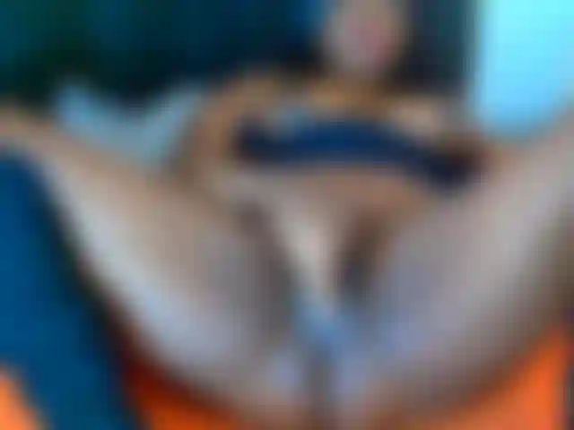 Molhada e bagunçada.