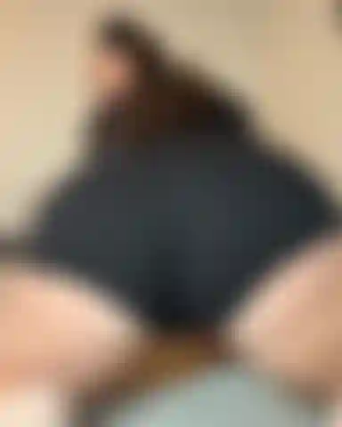 SLO-MO Ass Shaking Clothed