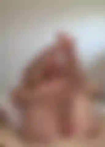 Estou me divertindo com meu brinquedo de silicone.