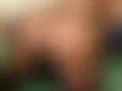 Alimente seu vício baby! Observe-me provocar você com minha bunda gorda em meia-calça bege e preta. Tenho uma bunda gostosa, gorda e larga que mal cabe na meia-calça. Ouça minhas instruções idiotas enquanto mostro a bunda.