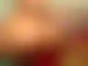 Batendo palmas. Quicando, batendo na bunda e nos peitos, contando até você gozar.