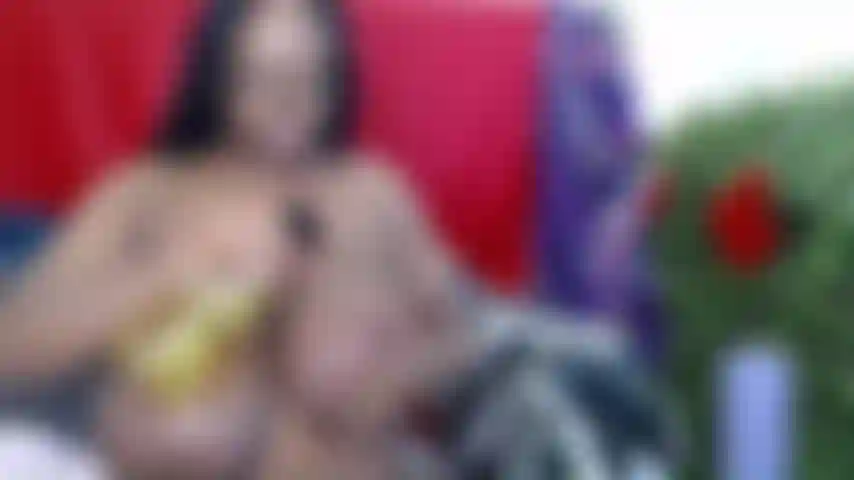 Foda-se esses peitos pretos e oleosos.