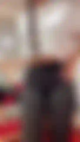 Com meu moletom colado para você.