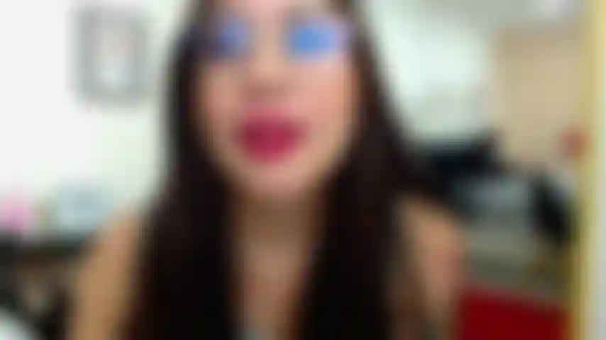 Chupo meus dedos pra vc.