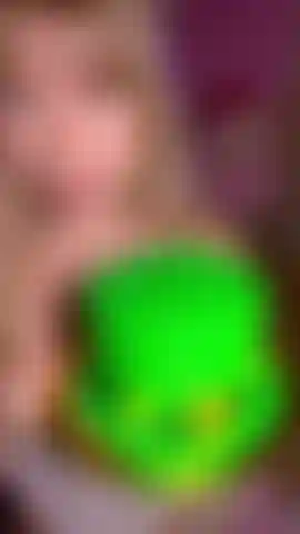 Watch This Thick Blonde Ass Destroy a Cake