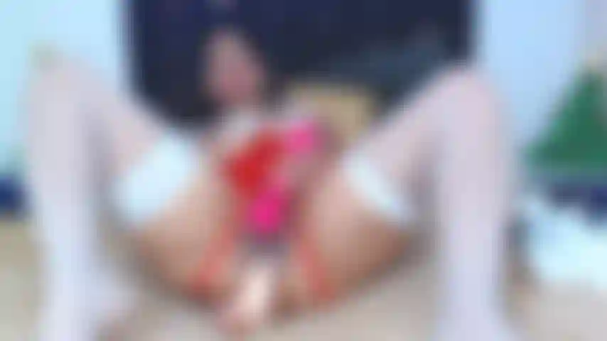 Brinquedo anal e esfregando clitóris com domi.