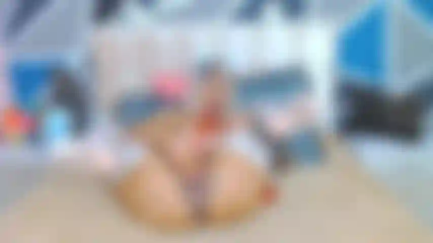 Esfregando o clitóris e dedilhando forte 5 para uma enfermeira safada.