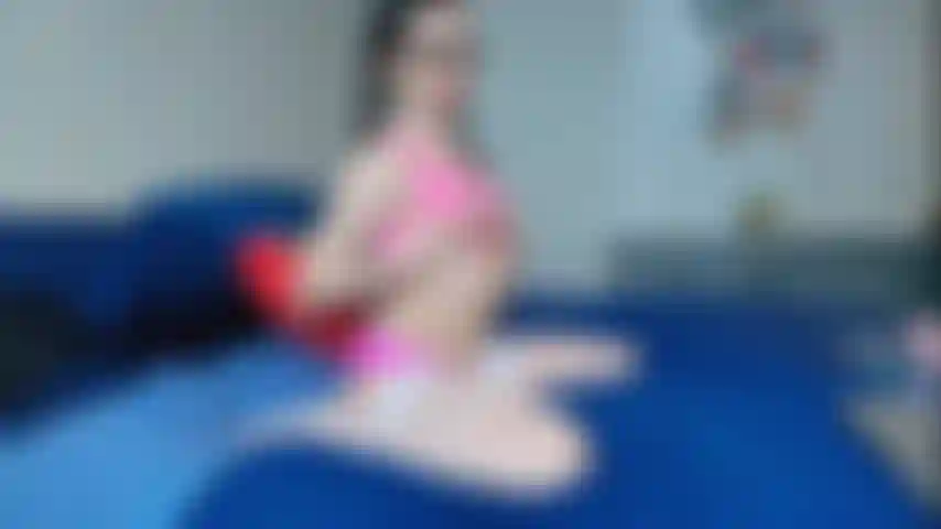 Brinquedo na minha bunda.