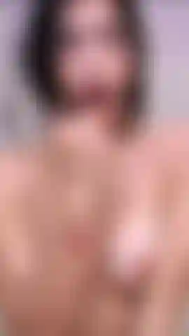 Sussurra a meia-noite.