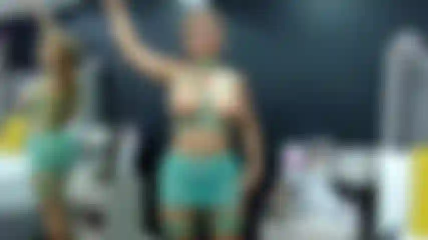 Rotina de exercícios sexy e nua.