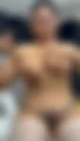 Show de masturbação de galinha com pés.